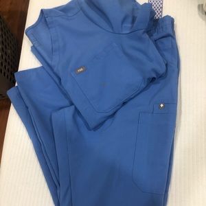 Figs top and bottoms both size large